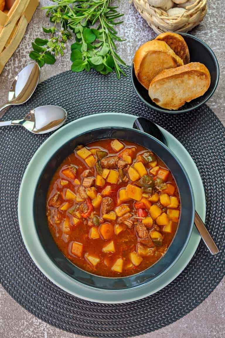 Deftige Gulaschsuppe Mit Paprika Und Kartoffeln Einfaches Rezept