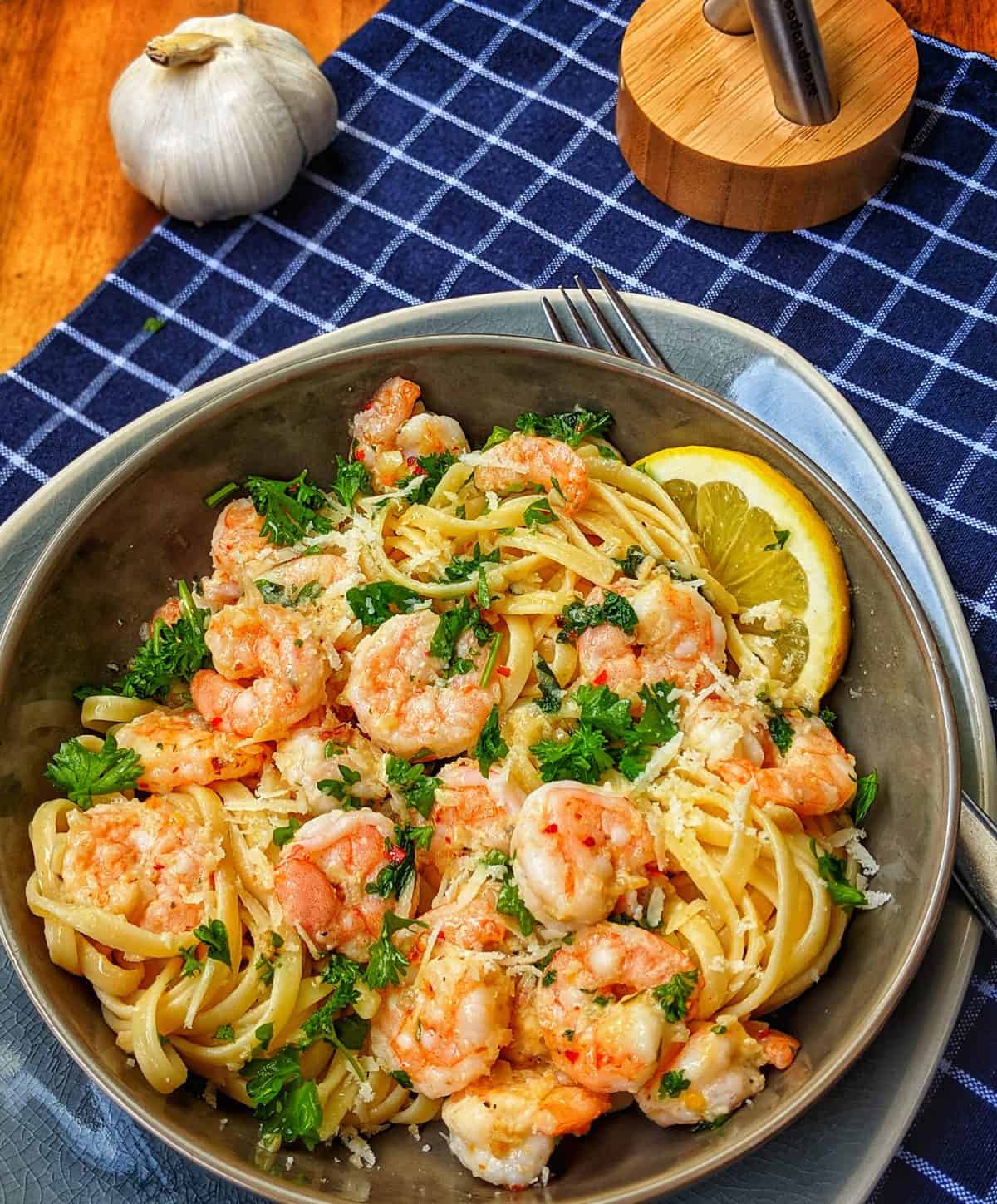 Knoblauch-Butter-Shrimp Pasta - Instakoch.de