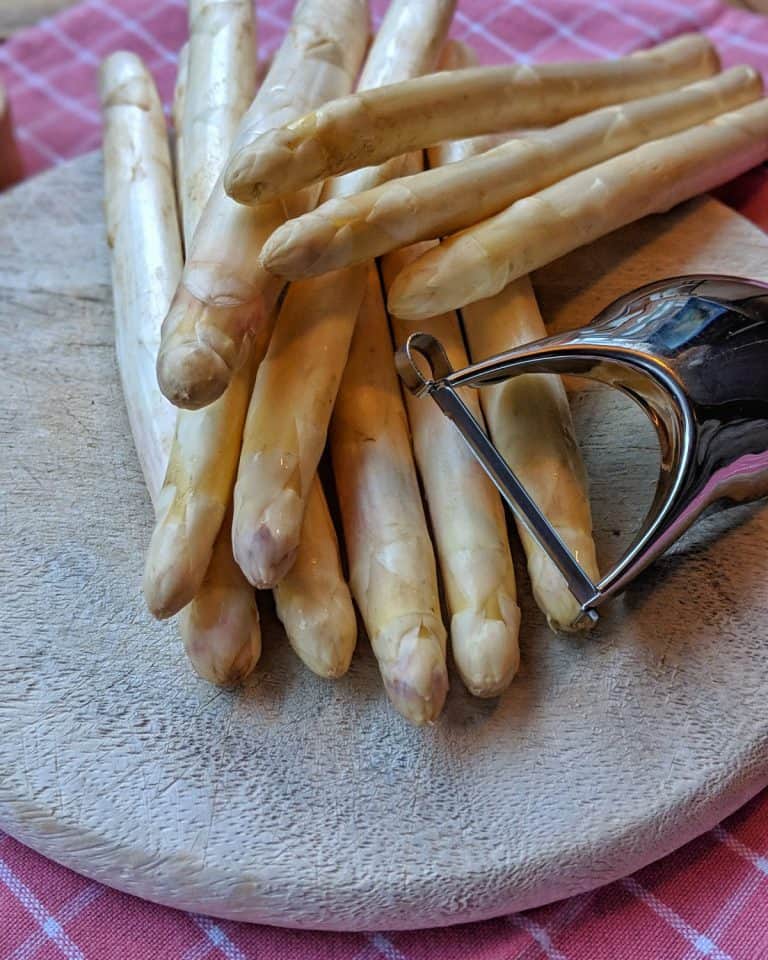 Herzhafte Pfannkuchen mit Spargel, Kochschinken und Hollandaise ...