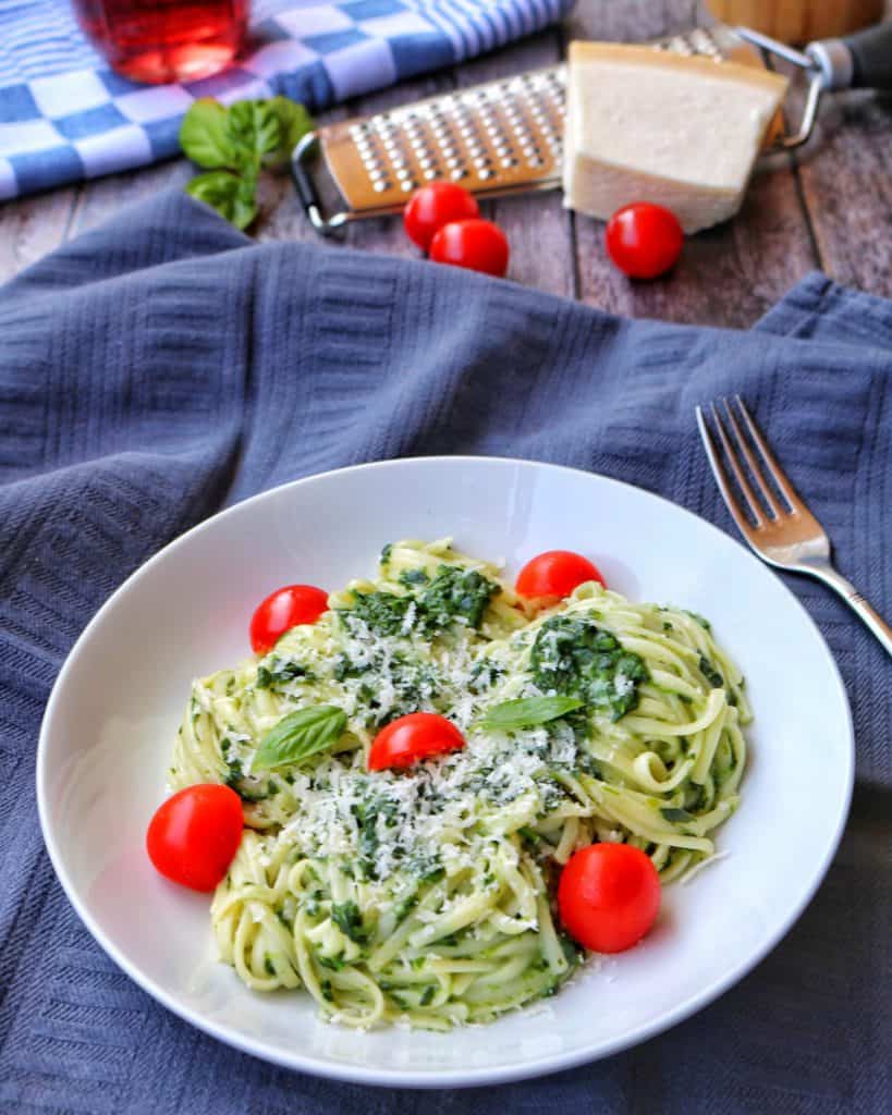 Spaghetti mit Spinat und Parmesan - einfaches 20 Minuten Rezept ...