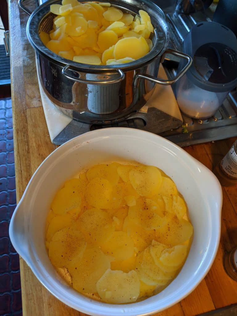 Vegetarischer Blumenkohl Brokkoli Auflauf Mit Kartoffeln Und Lauch Instakoch De