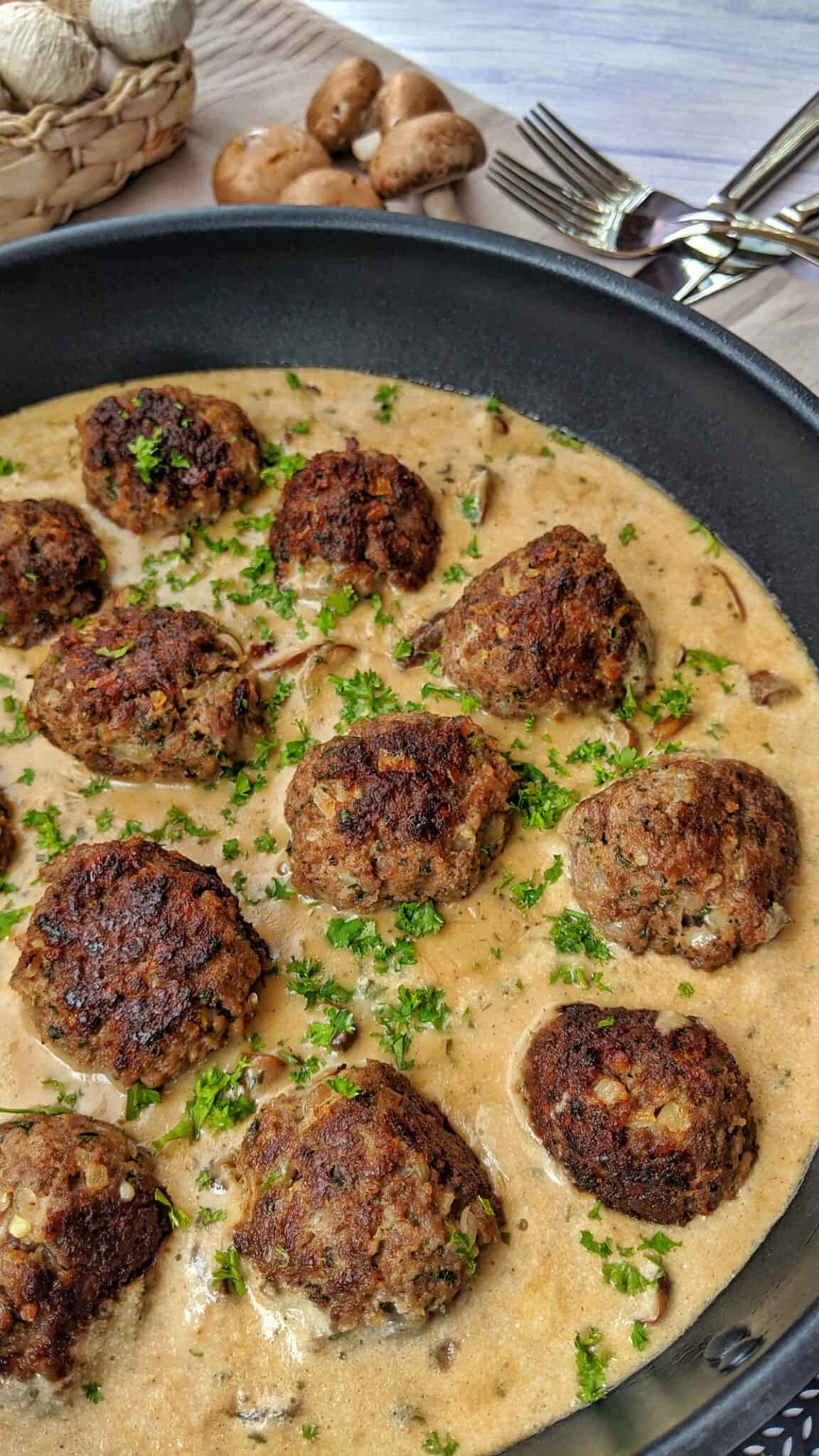 Meatballs in mushroom cream sauce – Pizza Place Stafford