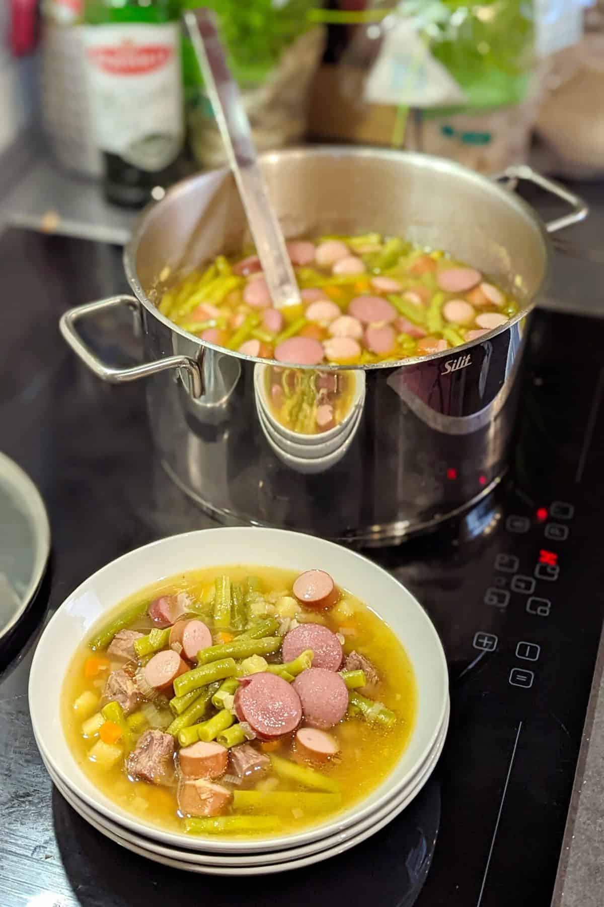 Omas Grüne Bohnensuppe - Einfaches Rezept - Instakoch.de