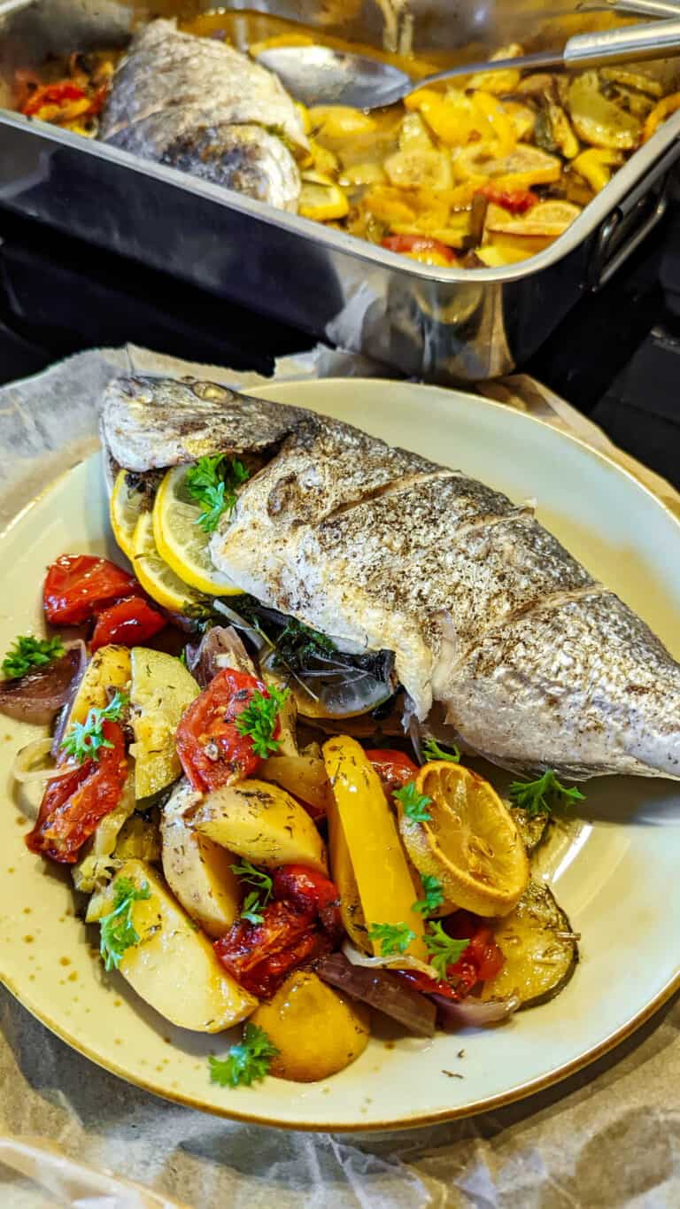 Dorade Im Backofen Mit Gemuse Und Kartoffeln