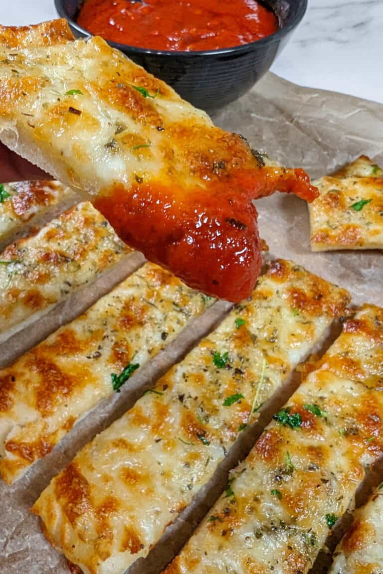 Knoblauch-Butter-Käse-Sticks - Pizzabrot - Instakoch.de